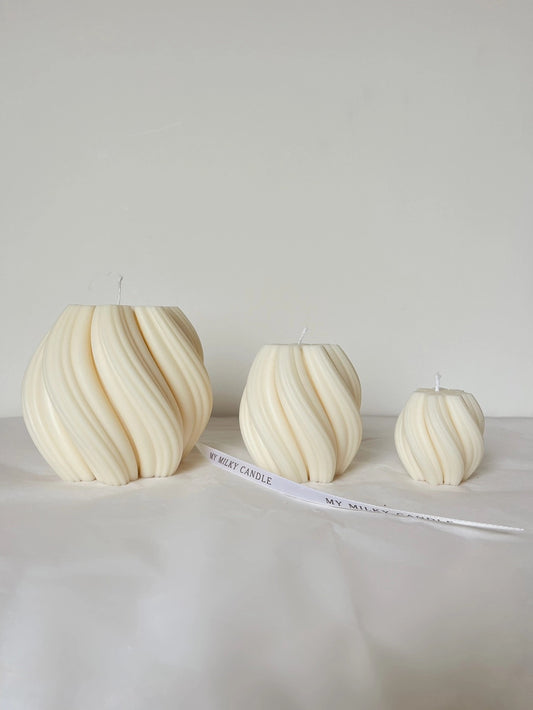 Flamenco Crème stor, dekorativt handgjort ljus med doft av rena lakan