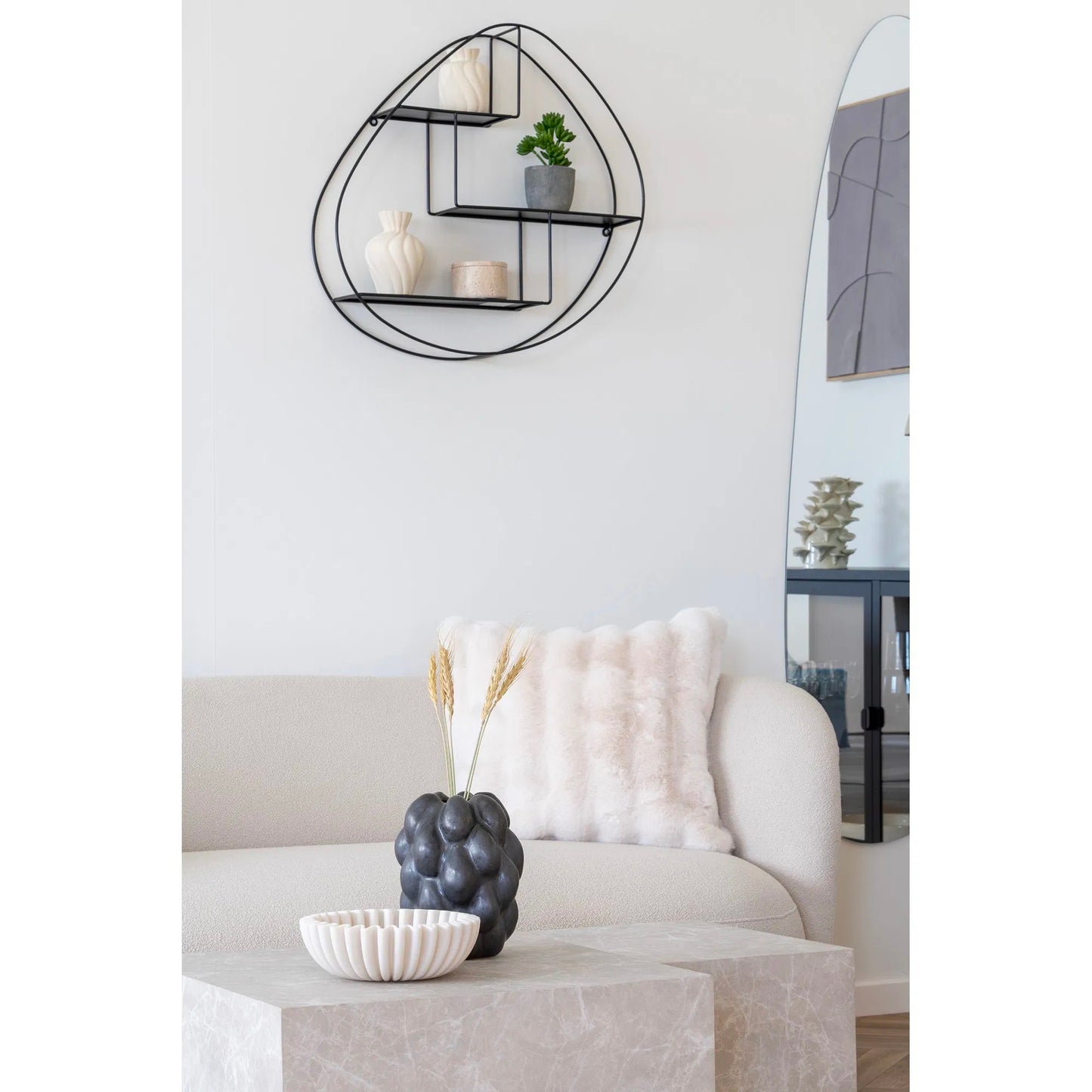 Kudde Galena i vit fuskpäls, 45x45 cm